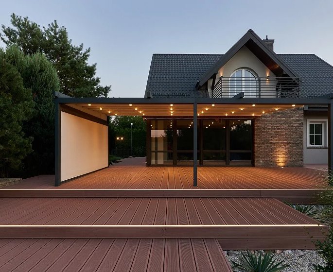 Jesteśmy wiodącym polskim dystrybutorem desek kompozytowych oraz bezpośredni importer drewna egzotycznego.